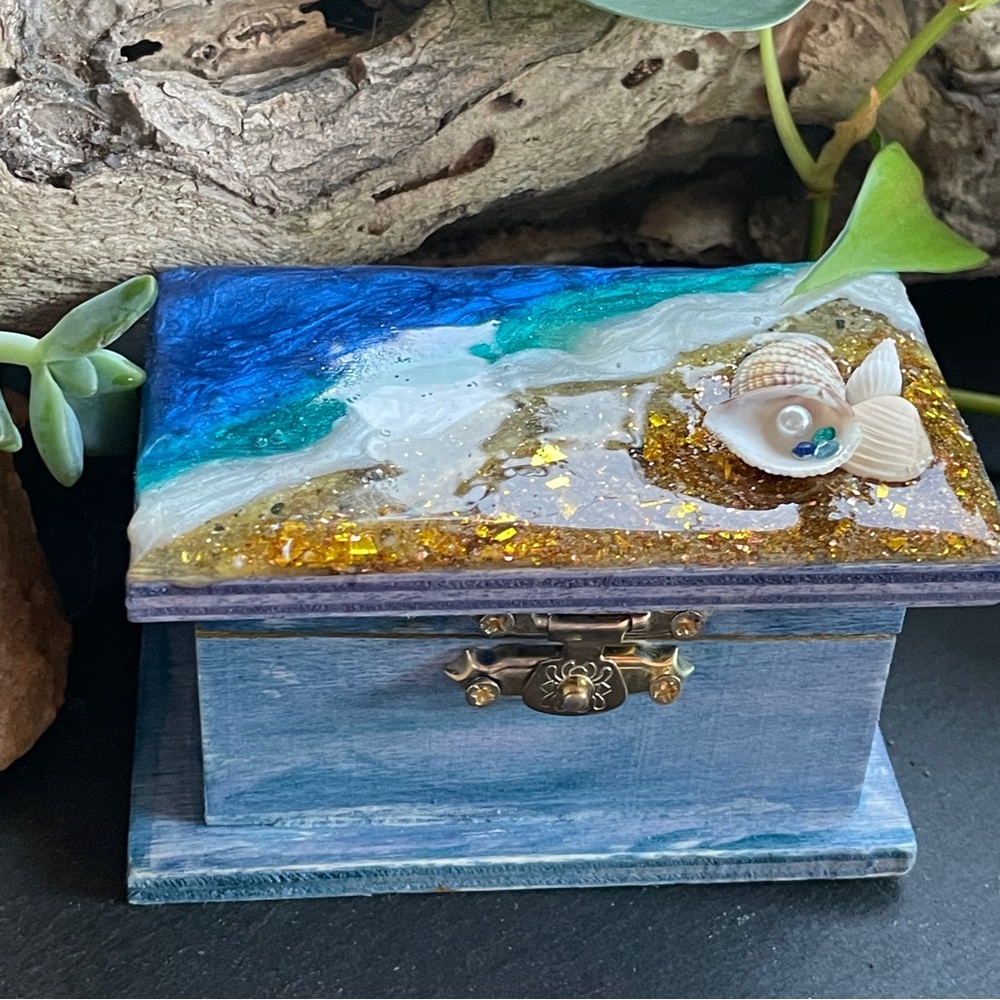Real Sand Ocean Themed Resin Topped Jewelry Trinket Pine Box - Picture 12 of 17
